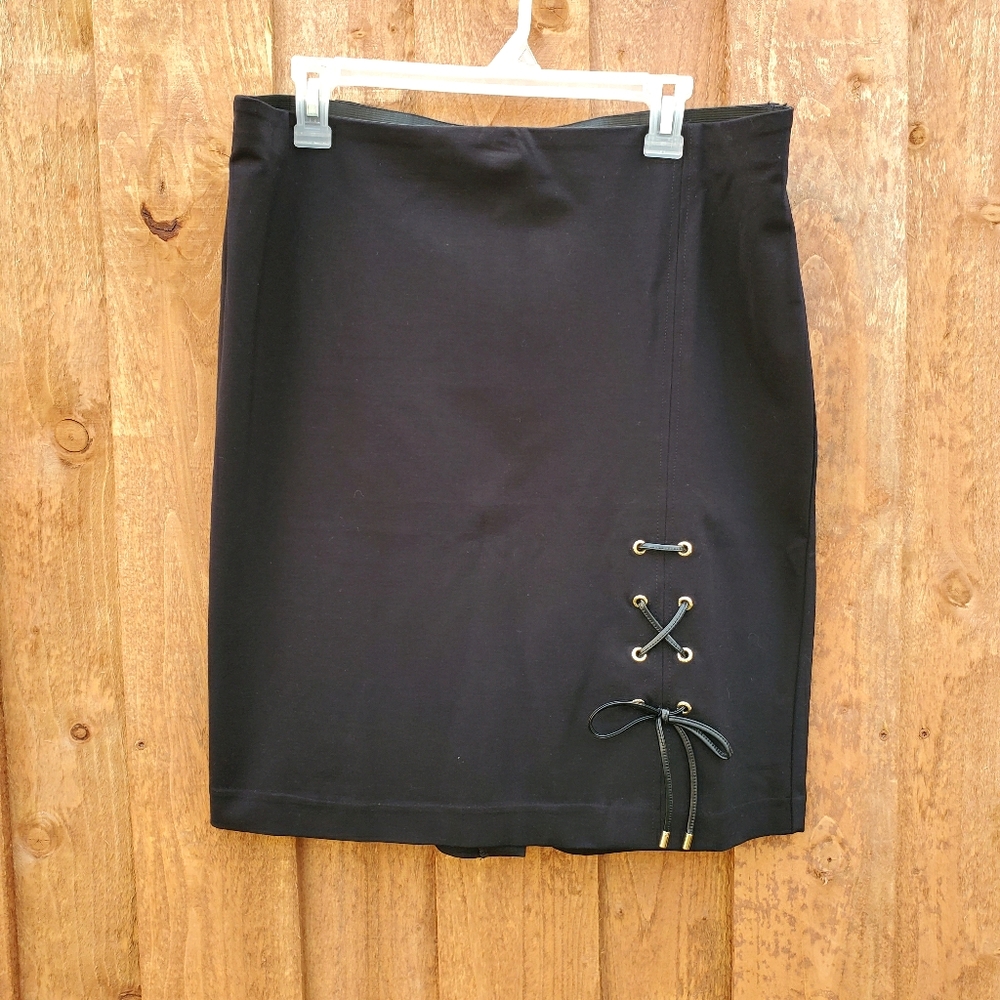 Nine West black skirt with bow